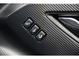 運転席のシートポジションメモリー機能は、登録済みの運転者と交代しても、シートポジションの変更の手間がかかりません。