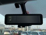 ☆スマートルームミラー☆乗員や積載物など、車内の状況に関わらず車両後方のカメラで常にクリアな視界を保ちます!
