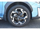 切削加工処理の18インチホイール装備しており、車の印象を更に引き立ててくれます。