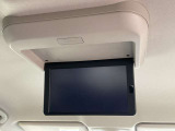 【ここがポイント!】純正の大型後席専用モニター付きです!後席に乗られる方にはうれしい装備ですね。