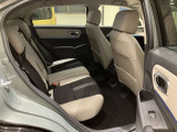 後部座席も大きく乗り降りしやすく、長時間の運転でも快適に過ごすことができます!