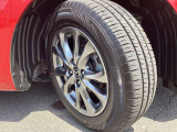 純正15インチアルミホイールでスタイルバッチリ!185/65R15タイヤです
