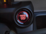 エンジンON/OFFはワンプッシュで可能な「プッシュ式エンジンスタート/ストップスイッチ」です!操作も簡単です♪
