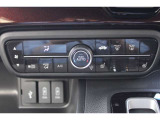 オートエアコンのお車ですので室内の温度をスムーズに調整してくれます♪