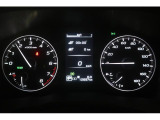 視認性の高いメーター、運転に集中できます