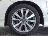 アルミホイール装着車です!これで足元まわりもおしゃれにきまります!