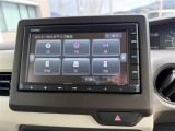 ホンダ純正ナビです。リバース時には後方も映ります