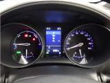 とっても見やすいメーターです。夜間時はラグジュアリーな気分にさせてくれる照明が魅力ですので、夜のドライブも楽しみになりますよ♪