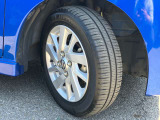 純正のアルミホイールです!足元が格好良くなりますよね♪