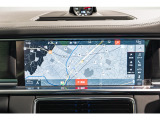 ポルシェ純正PCMナビ搭載です。