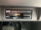 ETC装備!高速等、有料道路の料金所はもちろん話題のスマートICもスムーズに通過でき♪カードがあればご納車日当日からお使い頂けますよ♪