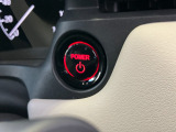 ホンダセンシング装着車となっております。衝突軽減ブレーキ、誤発進抑制機能、歩行者事故低減ステアリング、路外逸脱抑制機能、アダプティブクルーズコントロール、車線維持支援システム他、安全運転を幅広く支援。
