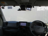 フロントガラスが広く視界が広々としているので、運転がとてもし易いです