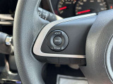 ステアリングスイッチ付き。前方から目を離すことなく操作することが可能です。