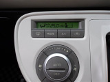 車内の温度管理に便利なオートエアコン☆