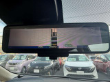 インテリジェントル-ムミラ-付です。切り替えレバーで車両後方の映像をミラーに映し出すので車内の状況や天候に左右されず、とっても見やすいです!