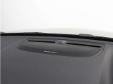 【harman/kardon】世界のオーディオファン垂涎のプレミアムサウンドシステムを搭載。原音に近い音場空間を忠実に再現。乗る人すべてに最良の音響体験を提供します。