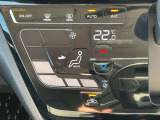 [オートエアコン]設定温度に合わせて自動で快適な室内温度を保ちます♪室内が快適だとドライブも楽しくなりますね!