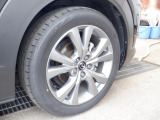 18インチの純正アルミホイール付きです☆(右前)