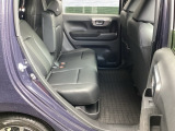 セカンドシートです!!ベンチシートになってますので、お二人の乗車ですとゆったり座って頂けますよ!!