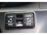 スライドドアの開閉は、ドアハンドルはもちろん運転席からのスイッチ操作でも可能です。お子様の送迎時の乗り降りも一段と楽になります。