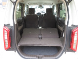 後部座席を収納するとご覧のとおり!大容量の荷室が完成です!