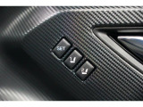 運転席のシートポジションメモリー機能は、登録済みの運転者と交代しても、シートポジションの変更の手間がかかりません。