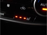 運転席と助手席それぞれにシートヒーターも装備。気候や、お客様の体調に合わせて段階を調整できます。
