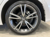 18インチ純正アルミホイール付!鉄ホイールと違って軽いので燃費にも影響してきます。ガソリンの高騰に対し少しは貢献します!