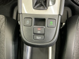 パーキングブレーキはスマートな電子制御式と合わせて渋滞時等にブレーキペダルから足を離しても停車状態を保持してくれるオートブレーキホールド機能で運転が楽になります。スタートはアクセルペダルを踏むだけ