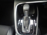 操作しやすいシフトレバーです