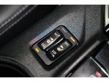 運転席と助手席それぞれにシートヒーターも装備。気候や、お客様の体調に合わせて段階を調整できます。