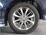 アルミホイール装着車です!これで足元まわりもおしゃれにきまります!