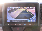 リバース時にはリアカメラにより後方の確認も可能です。「ノーマル・ワイド・トップダウンビュー」の3つから状況に合わせて切り替え可能です。