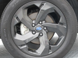 スバル純正18インチアルミホイール。タイヤサイズは225/55R18