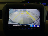 バックカメラの画像です。ガイドラインがスムースな車庫入れをサポートいたします。車庫入れの安心感がアップしますね。