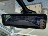 大好評「インテリジェントルームミラー」!車両後方のカメラ映像がミラーに映るので、乗員や荷物が多くても安心♪夜間や悪天候の日でもクリアな映像で視界良好です◎