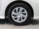 純正のスチールホイール+ホイールキャップ装着車です。