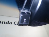 今や必需品となったドライブレコーダーも装着されています。運転中の記録を録画してくれます、万が一の時にドライブレコーダーがあれば安心です!