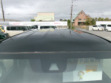ルーフも綺麗なお車です。当店お勧めです。