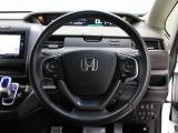 【運転席まわり】Honda独自の設計思想に基づき、自然に手を伸ばした先に操作したいものがあるようレイアウトを追求 !