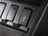 ◆USBチャージャー◆スマートフォンの充電等にも便利なUSBチャージャー!使いやすい場所に装備されています。
