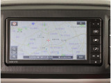 ナビ付きですので初めての場所や遠出に大活躍!Bluetoothでお使いのスマートフォンやミュージックプレイヤー接続することで音楽の再生もできます!!またフルセグ(ワンセグ)でのテレビの視聴も可能!