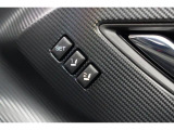 運転席のシートポジションメモリー機能は、登録済みの運転者と交代しても、シートポジションの変更の手間がかかりません。