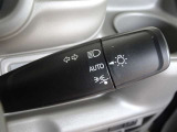 オートライトスイッチ★周囲の明るさに応じてヘッドライトの点灯を自動でON・OFFします。ライトスイッチがAUTOモードなら、ライト消し忘れの心配はありません♪トンネルが連続する道路の走行も便利ですよ