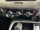 運転席/助手席シートヒーターで寒い日もすぐに温かくなり快適に過ごせます。3段階の温度調整が可能です