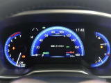 とっても見やすいメーターです。夜間時はラグジュアリーな気分にさせてくれる照明が魅力ですので、夜のドライブも楽しみになりますよ♪