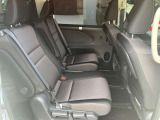 [後列シート]広々とした後部座席です!ゆったりくつろげます。