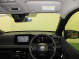 ドライバー目線で、使いやすく安全操作性と良好な視界を実現した運転席です。
