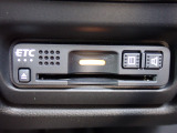 ■【ETC車載器】が装備されています。セットアップをしてお渡しとなり、ETCカードを差し込むだけで高速道路の利用が可能です。